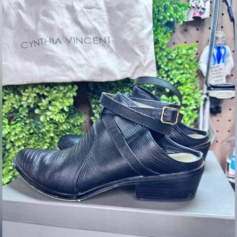 CYNTHIA VINCENT Raleigh Embossed Leather Bootie - Picture 4 of 10
